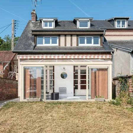 Holiday home Magnifique Maison Familiale Pleine De Charme Evreux
